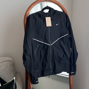 Nike Running Division Storm-FIT ADV Jacket FZ0622-010 – Black, Men’s S